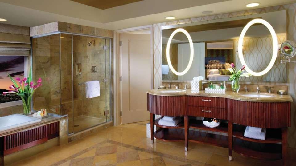 Bellagio Salone Suite Bathroom