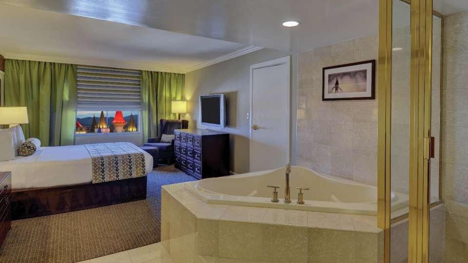 Excalibur Las Vegas Resort Luxury Suite