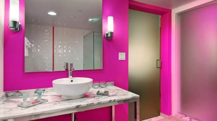 Flamingo Las Vegas Go Room Bathroom