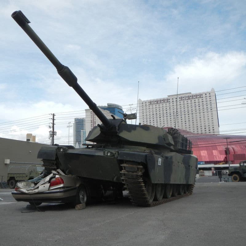 Battlefield Vegas Crush A Car With a Tank