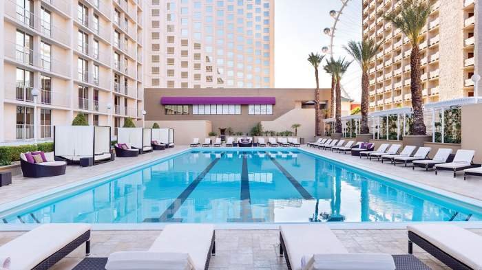 Harrah's Hotel Las Vegas Pool