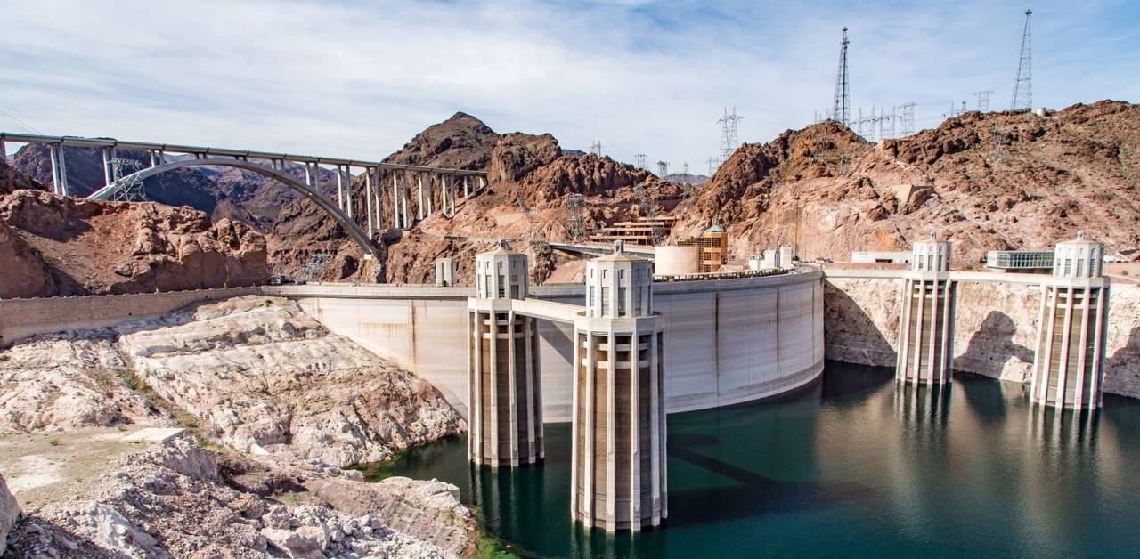 Experience the Magic of a Hoover Dam Helicopter Tour