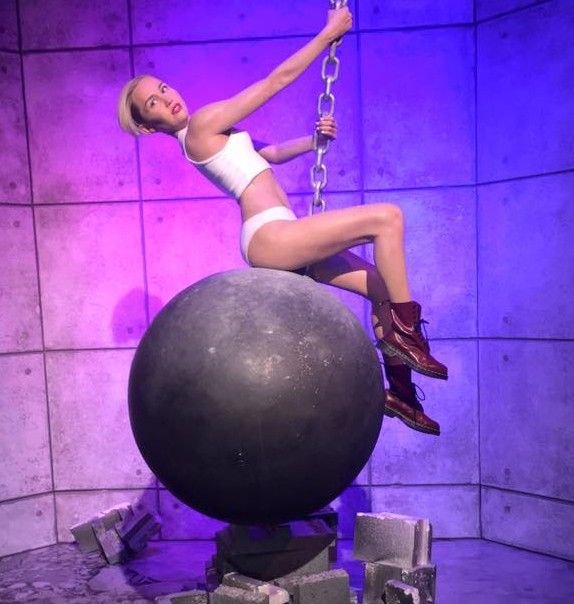 Madame Tussauds Las Vegas Miley Cyrus Wrecking Ball