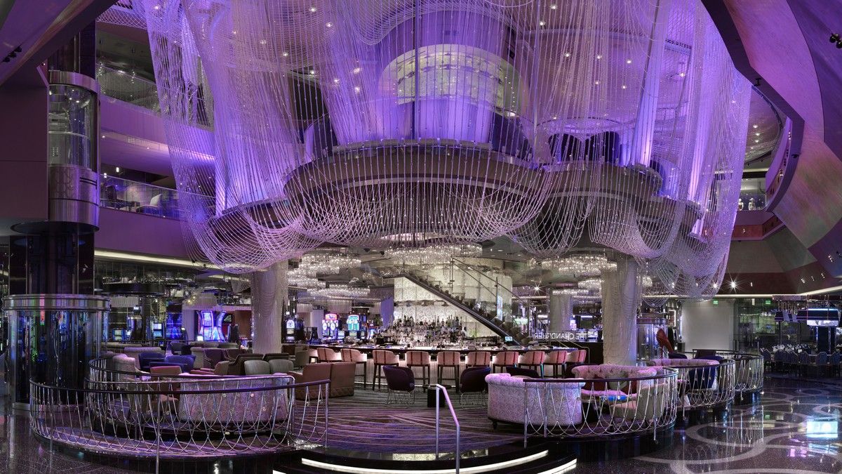 Chandelier Bar Cosmopolitan Las Vegas