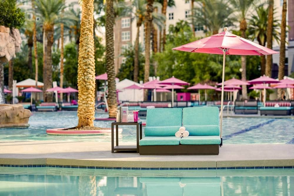 Flamingo Las Vegas Go Pool Daybed