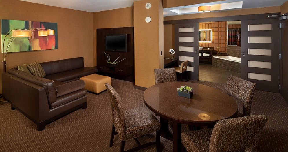 Golden Nugget Las Vegas Rush Tower - East End Suite Living Room