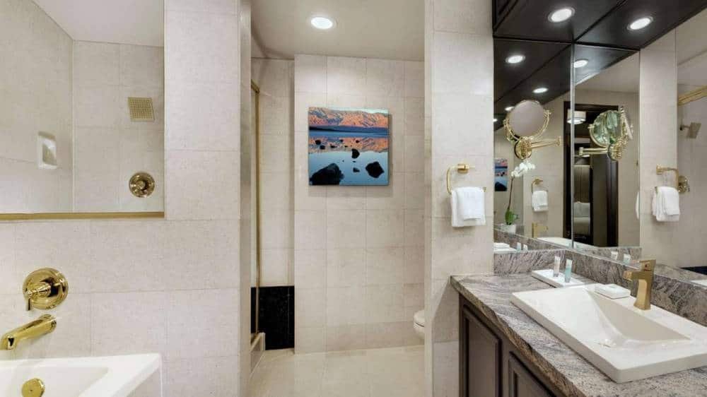 Luxor Las Vegas Tower Elite King Room Bathroom