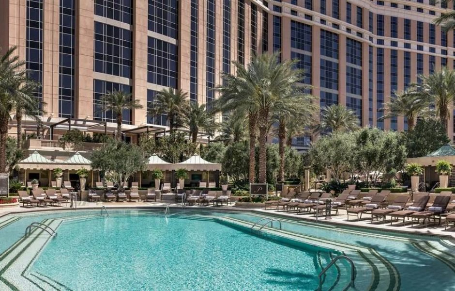 Palazzo Las Vegas Pool Deck