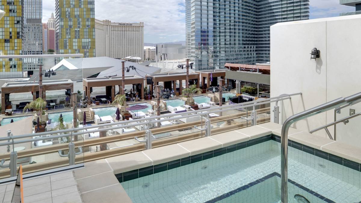 The Cosmopolitan of Las Vegas Bungalow Jacuzzi Plunge Pool