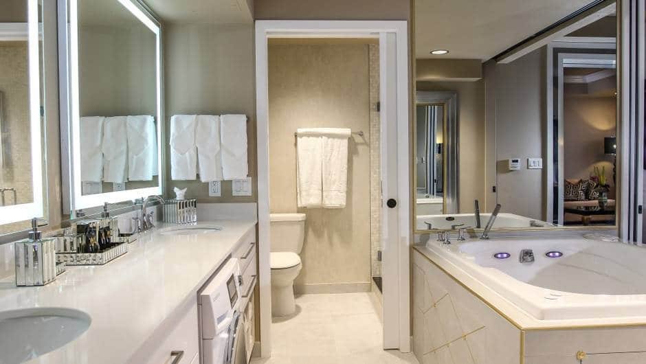 Westgate Las Vegas One-Bedroom Villa Bathroom