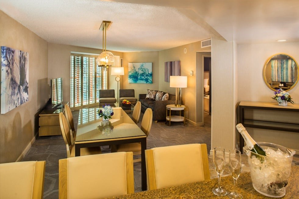 Sam's Town Las Vegas One Bedroom suite with Soaking Tub Living Room