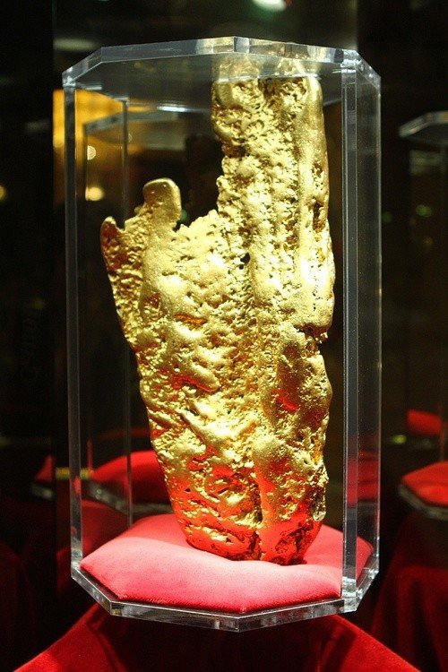 World's Largest Gold Nugget at Golden Nugget Las Vegas
